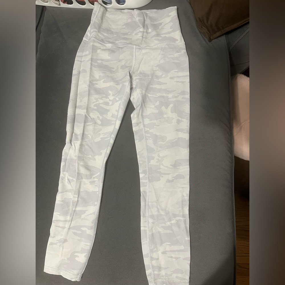 LuluLemon Wunder Under 25”